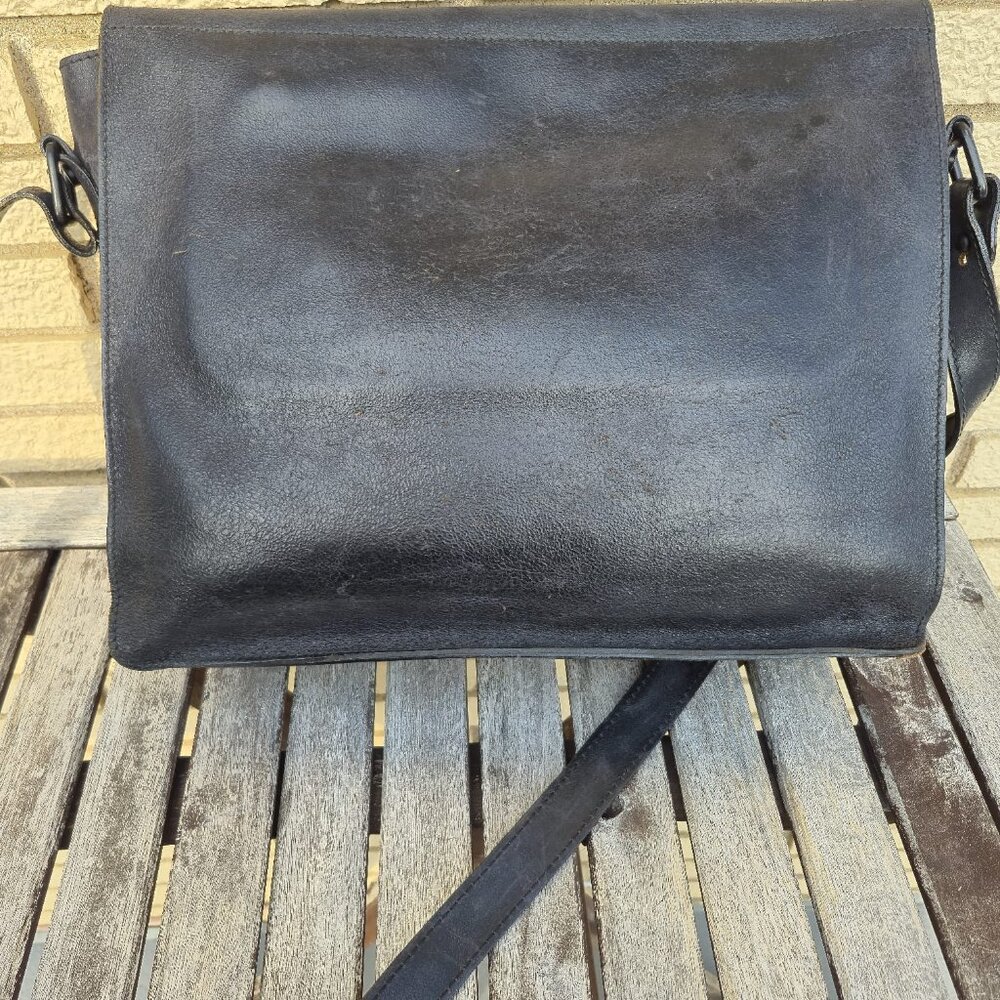 Vintage Diesel Italian Leather Messenger Bag, Retro Flap Closure & Logo Detail - Picture 6 of 13